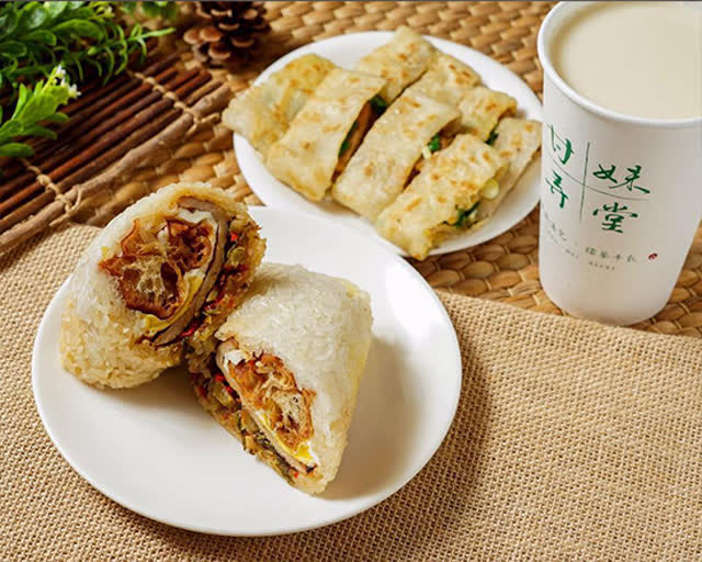 B. 辣燒肉蛋飯糰套餐